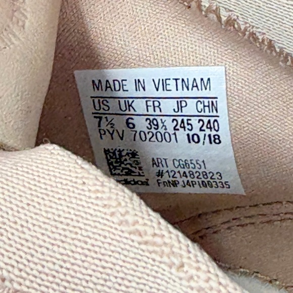 Adidas Originals Women’s Arkyn Knit Sneaker - Picture 11 of 12